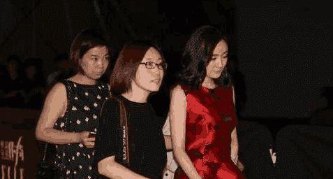 为什么明星助理多,全方位服务与形象维护