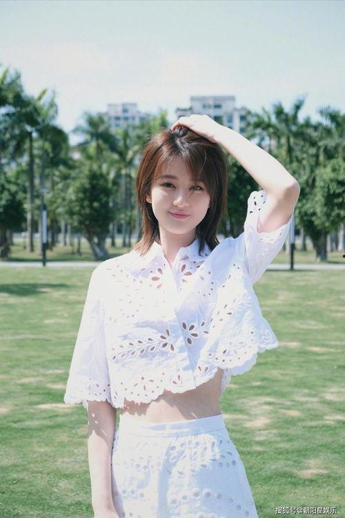 网红顾茜茜吃瓜图片高清,高清美照曝光引网友热议