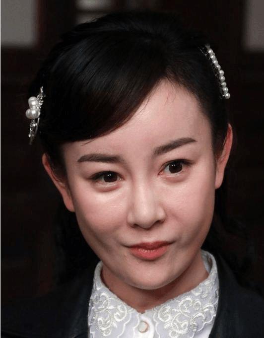 脸颊凹陷的明星,揭秘脸颊凹陷的神秘魅力