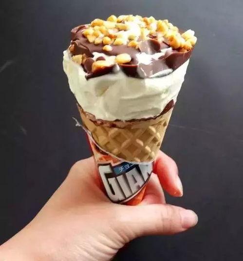 网红冰淇淋容易化嘛英文,Is the Popularity of Trendy Ice Creams Contributing to Their Melting Problem?